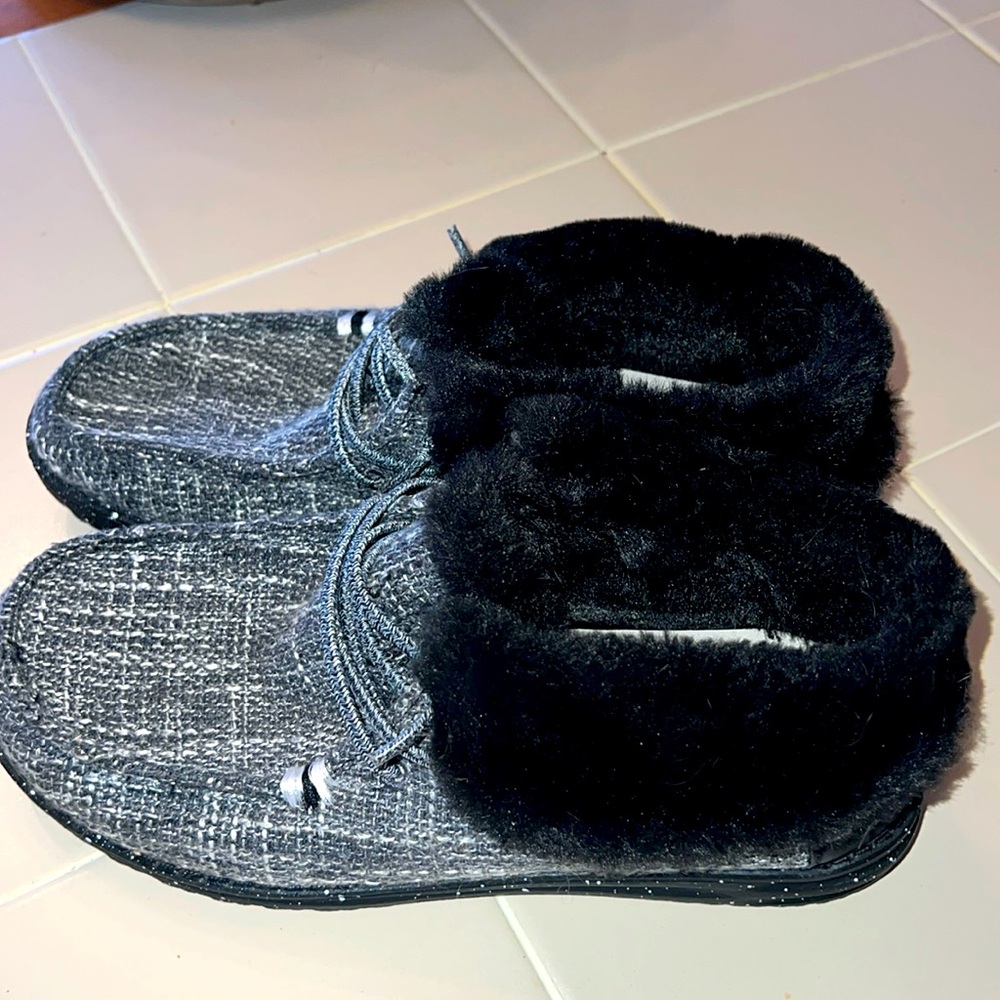 Hey Dude Britt Boho cookies and cream size 8